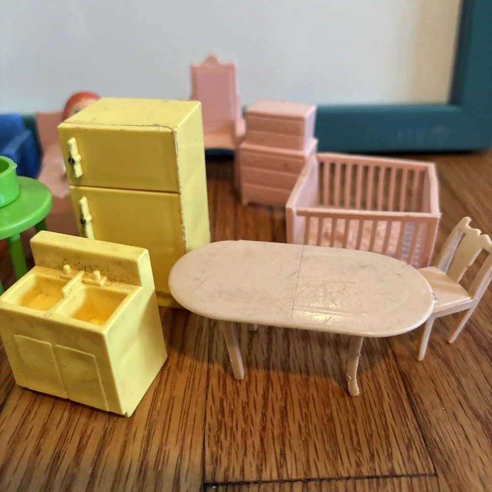 Vintage Lot Marx‎ 1950s Dollhouse Furniture Kitchen, Bath, Tv Most Are 1:24
